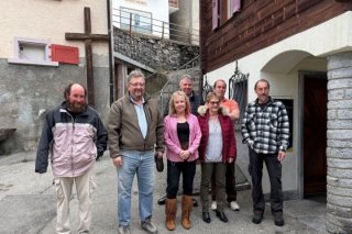Sur la photo, le Président est Nicolas Gillioz (tout à droite sur la photo), Jacklyn Nicolet vice-présidente (au centre), et Yves Nicolet (2ème à gauche) secrétaire-caissier.